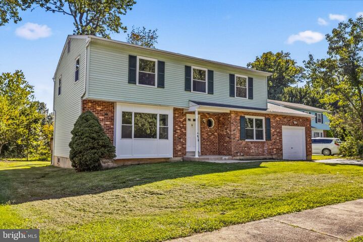 Property Photo: 5 Firethorn Court DE 19711