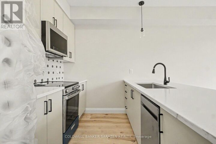 Property Photo: 42 McArthur Avenue 202 ON K1L 6R2
