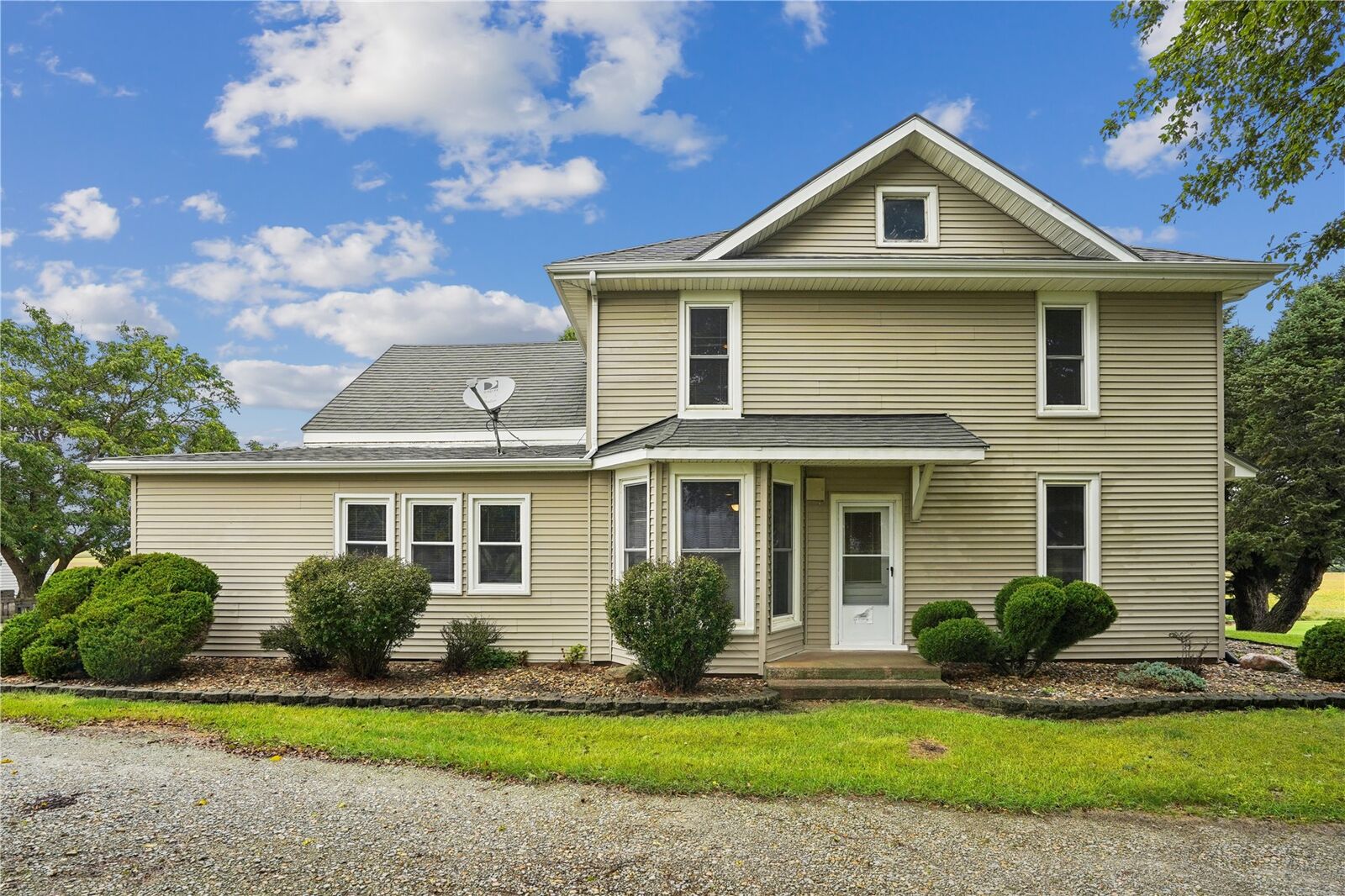 Property Photo:  2275 59th St Drive  IA 52349 