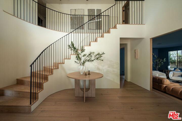 Property Photo:  15430 Valley Vista Blvd  CA 91403 