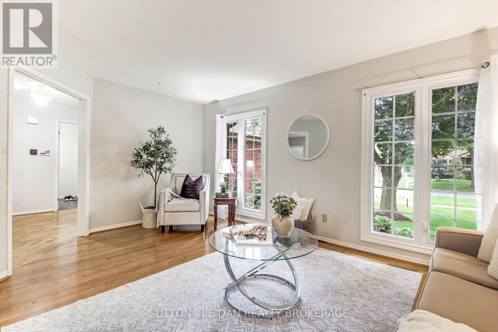 Property Photo: 1624 Hastings Drive ON N5X 3E1