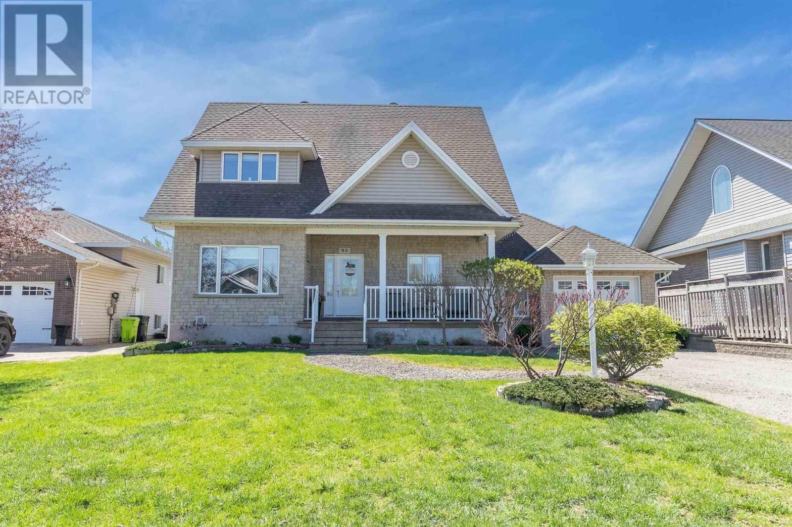 Property Photo:  53 Laura St  ON P6C 2G5 