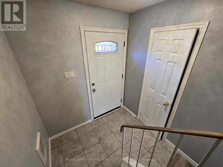 Property Photo: 1330 Jalna Boulevard 154 ON N6E 2H7