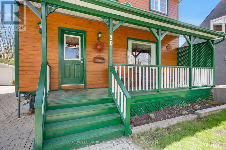 Photo de la propriété:  30 Harrold Place  ON K1Z 7N5 