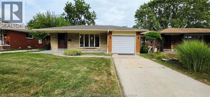 Property Photo:  2650 Rivard Avenue  ON N8T 2H5 