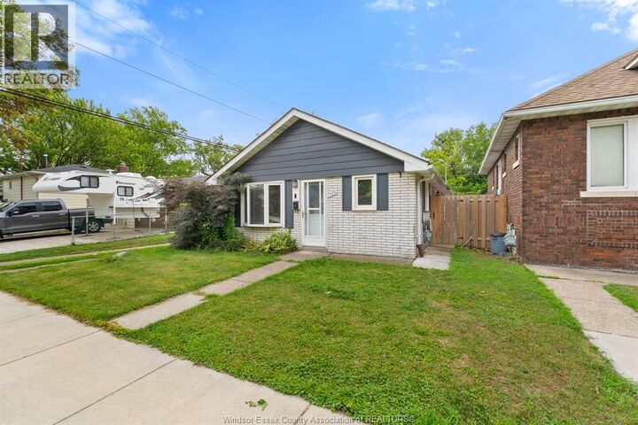 Property Photo:  1555 Adanac Avenue  ON N9B 1N5 