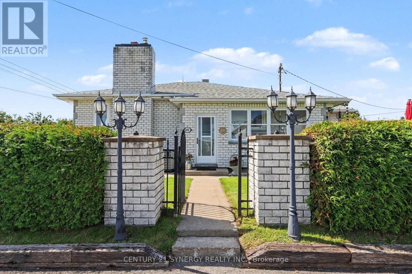 Property Photo: 2452 Colonial Road ON K4B 1J1