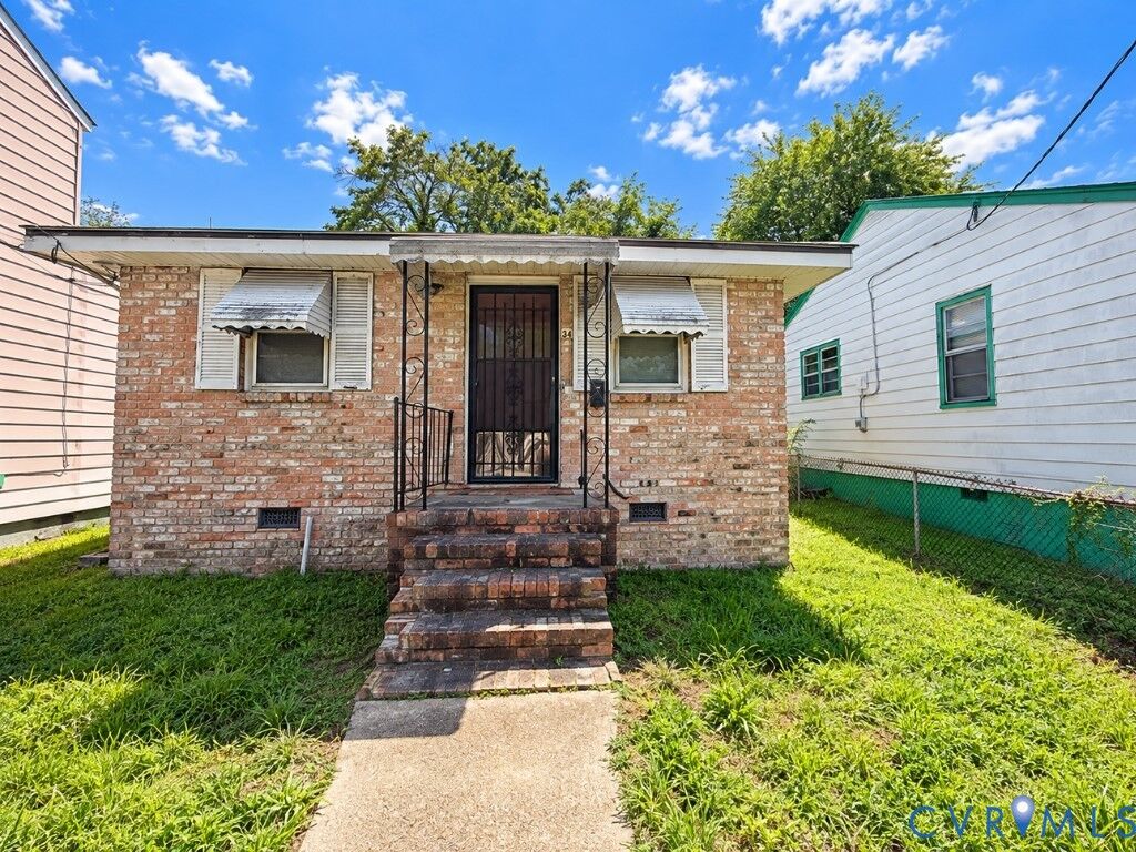 Property Photo: 834 Miller Street VA 23803