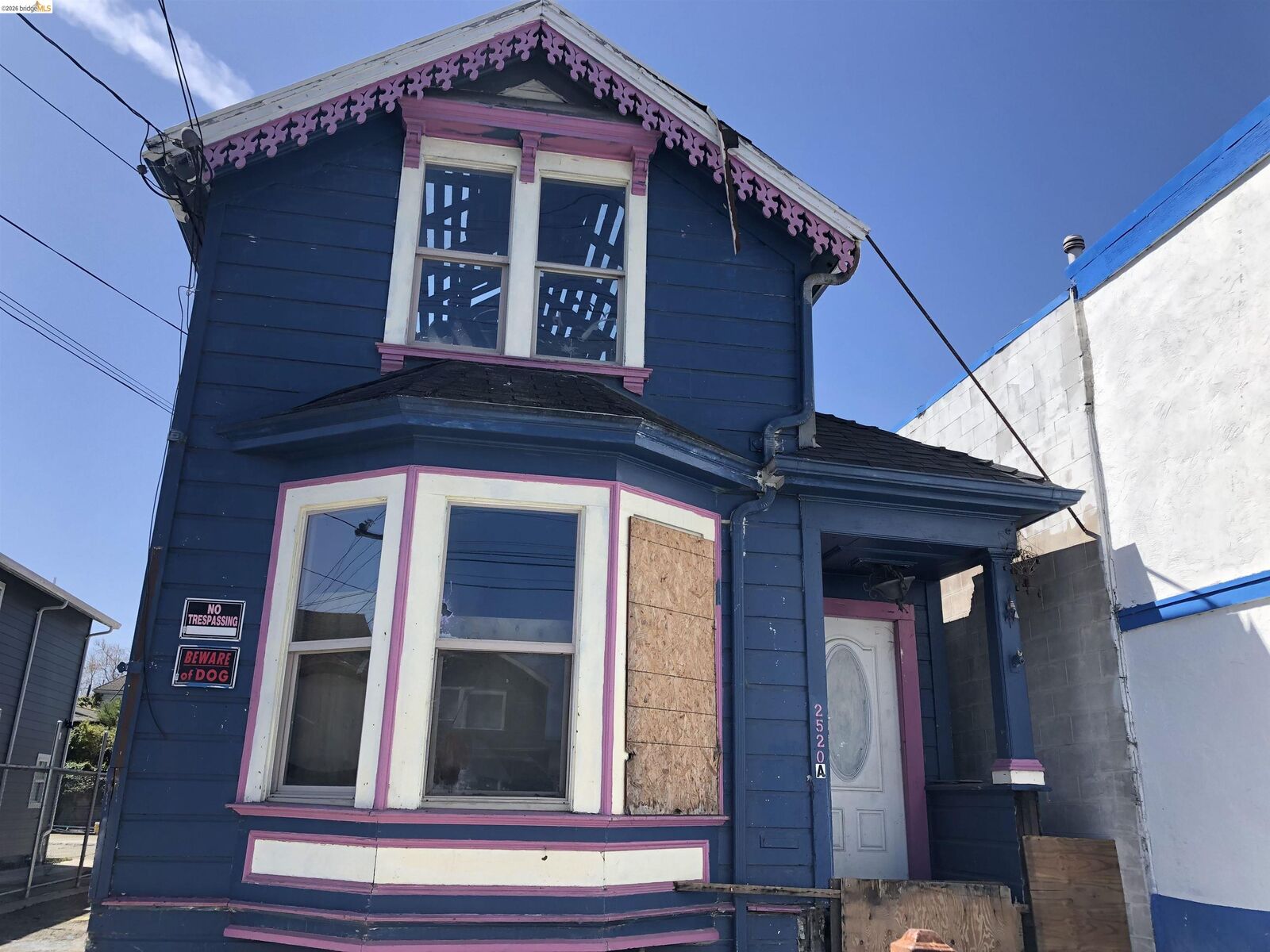 Property Photo: 2520 Clement Ave CA 94501