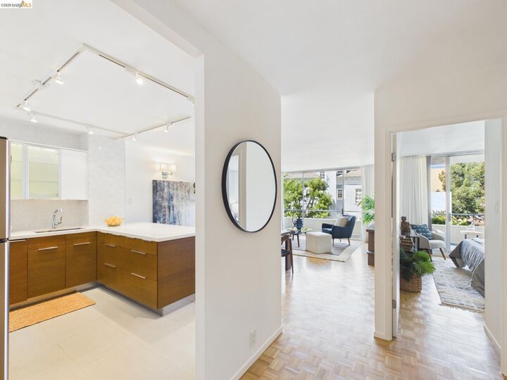 Property Photo:  320 Lee St 303  CA 94610 
