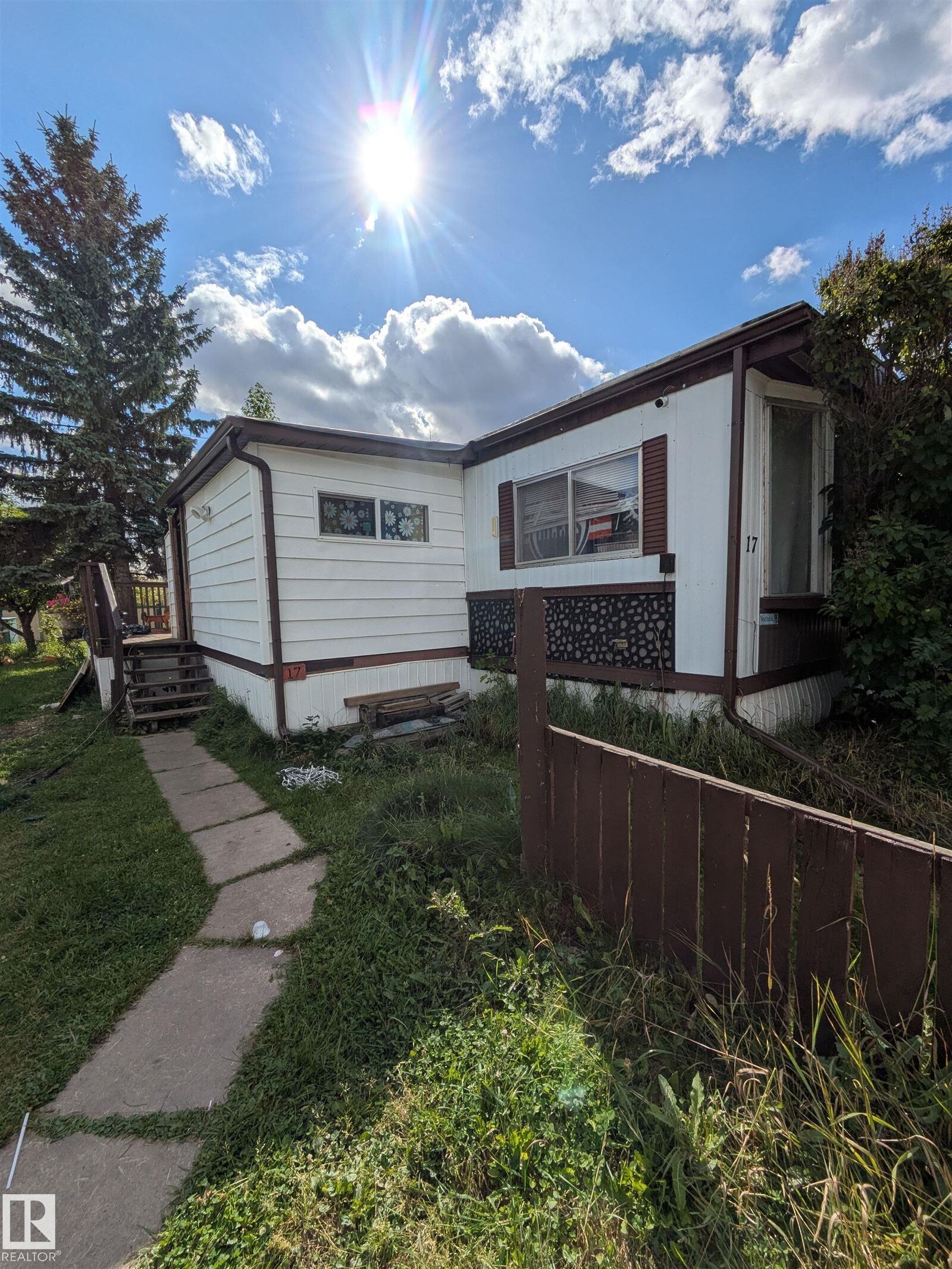 Property Photo:  17 Evergreen Ave NW  AB T5Y 4M2 