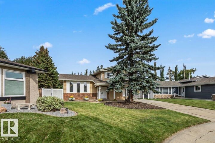 Property Photo:  11728 33A Avenue NW  AB T6J 3H4 
