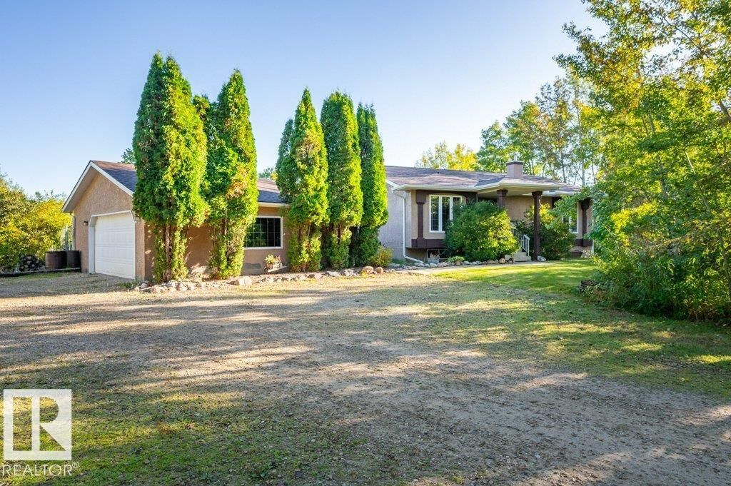 Property Photo:  51069 Rge Road 215 62  AB T8E 1G7 
