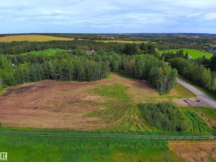 Property Photo:  53420 Range Road 274  AB T7X 3T1 