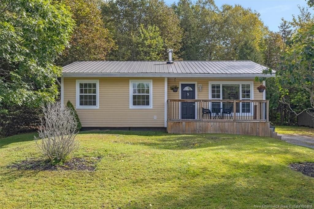Property Photo:  3 Boyd Avenue  NB E2E 1B2 