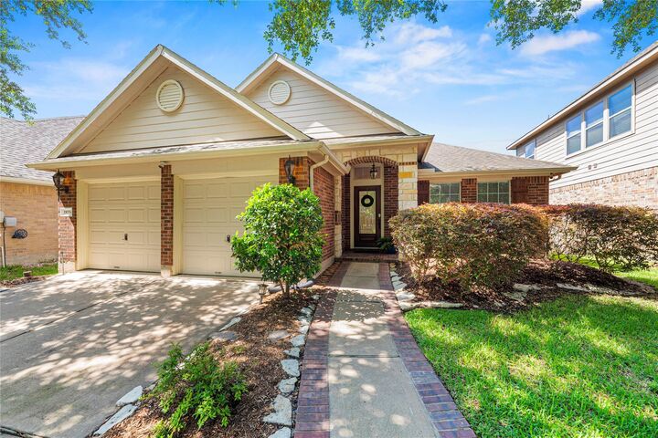 Property Photo: 18334 N Elizabeth Shore Loop TX 77433