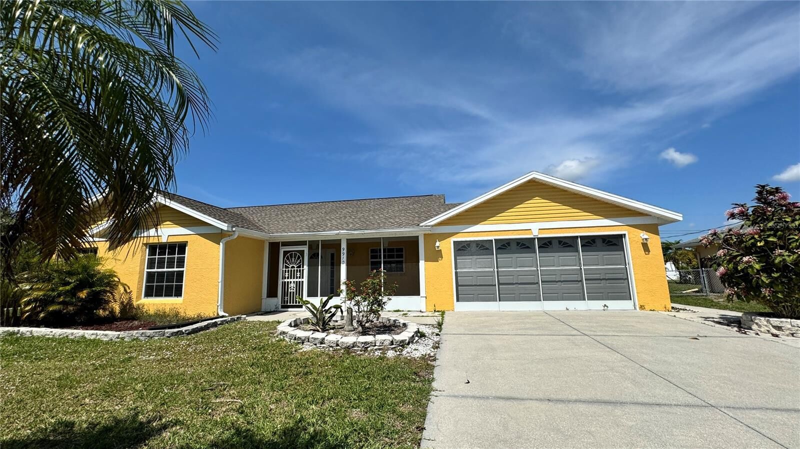 Property Photo:  9910 Gulfstream Boulevard  FL 34224 
