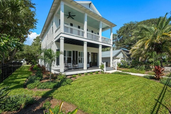 Property Photo: 200 N Peninsula Avenue FL 32169