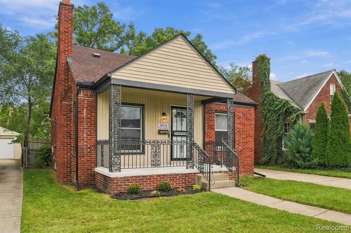 Property Photo:  18410 Mark Twain Street  MI 48235 2548 