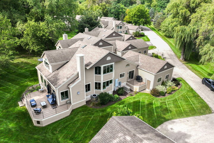 Property Photo: W304n2358 N Westwind Dr WI 53072