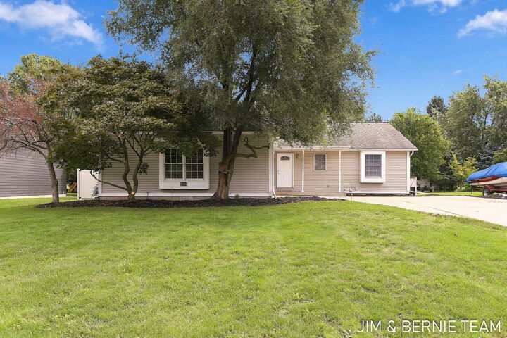 Property Photo: 3114 Fox Fire Trail MI 49464