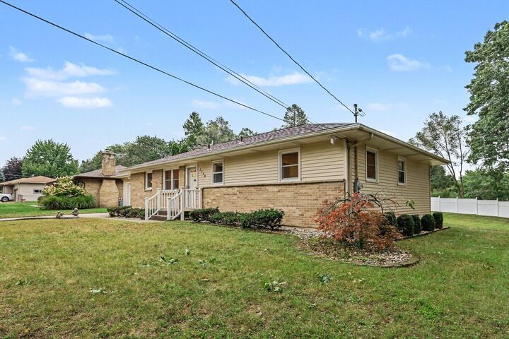 Property Photo:  1736 7th Street NW  MI 49504 
