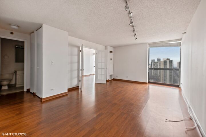 Property Photo:  1122 N Clark Street 2505  IL 60610 