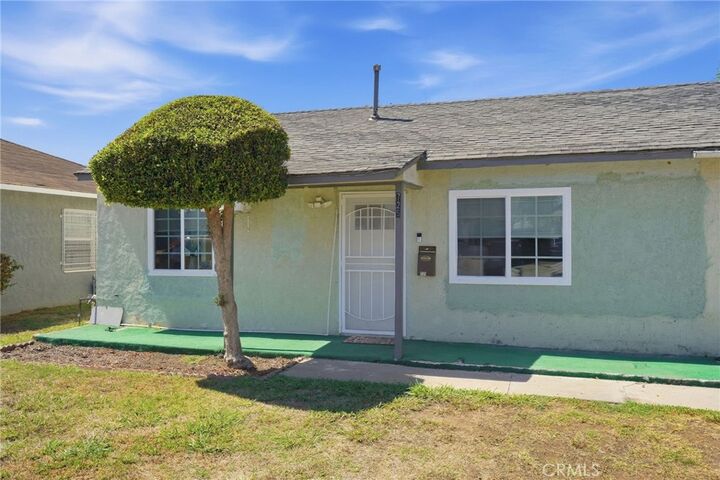 Property Photo: 725 S Taper CA 90220