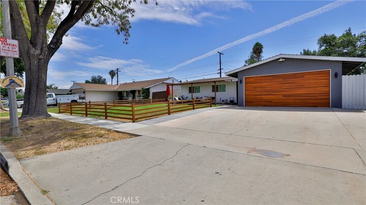 Property Photo: 10068 Fox CA 92503