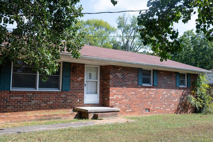 Property Photo:  1215 Blount Ave SW  TN 37311 