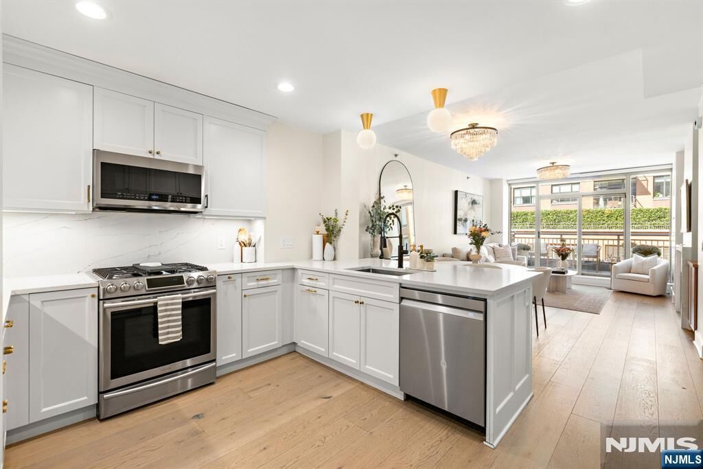 Property Photo:  1125 Maxwell Lane 434-436  NJ 07030 