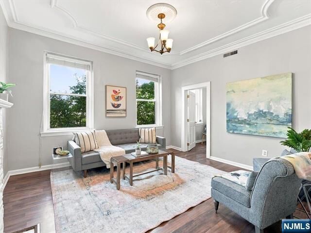 Property Photo:  35 Waverly Street 3  NJ 07306 