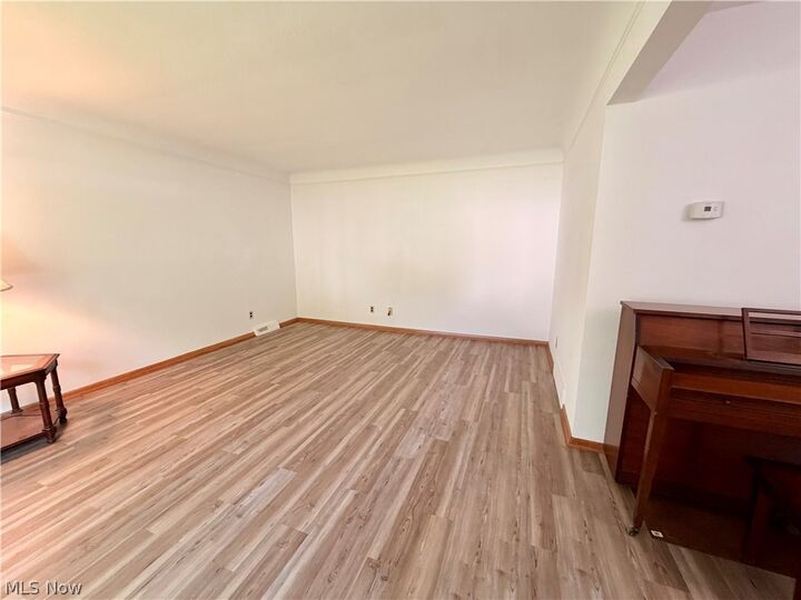 Property Photo:  1754 Sunview Road  OH 44124 