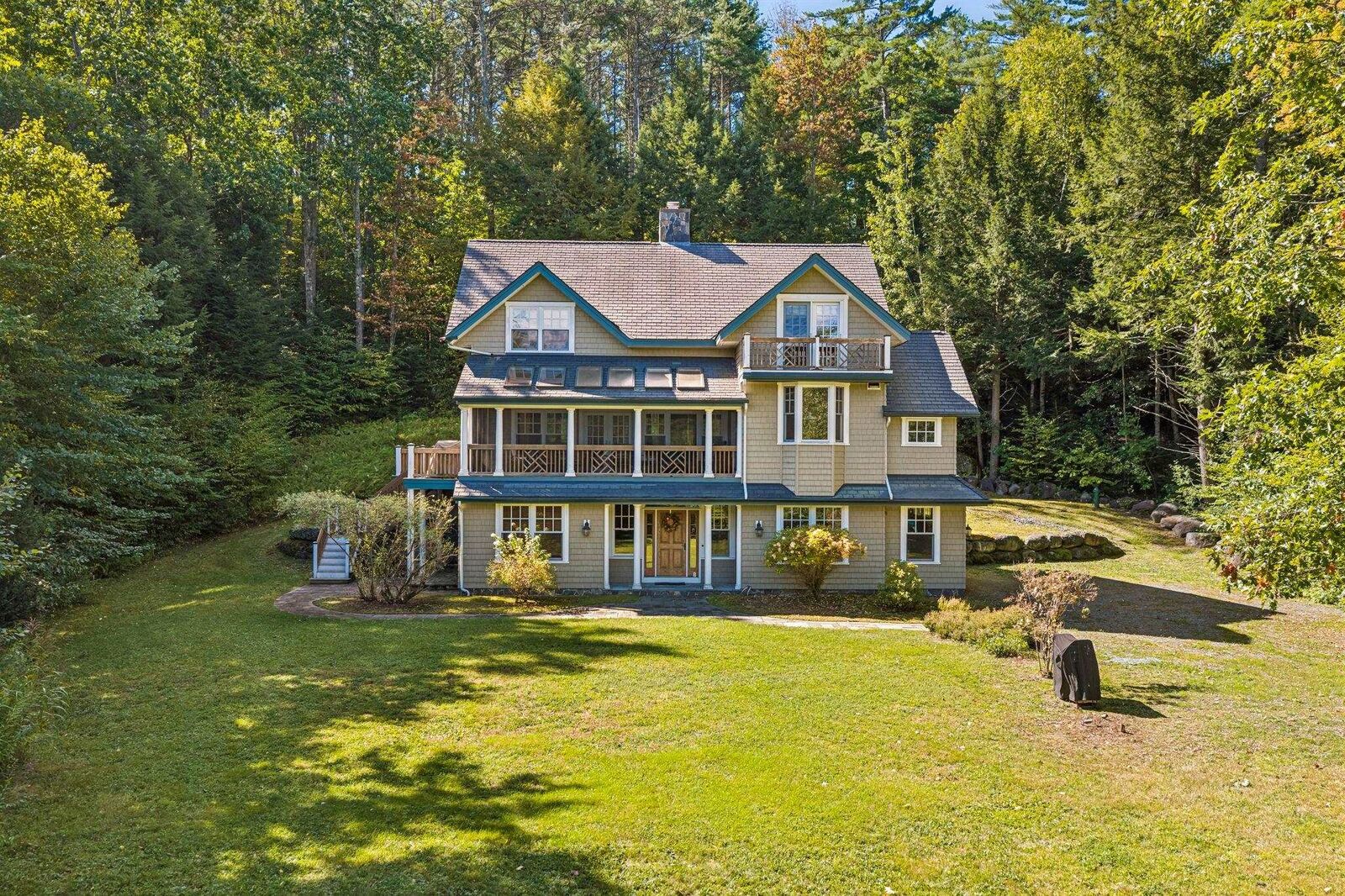 Property Photo:  12 Lakeview Circle  NH 03773 