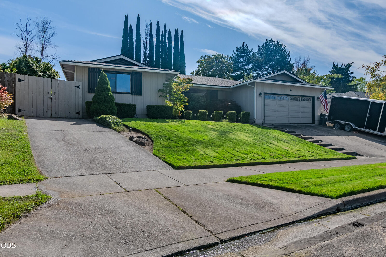 Property Photo: 2836 Pennington Drive OR 97504