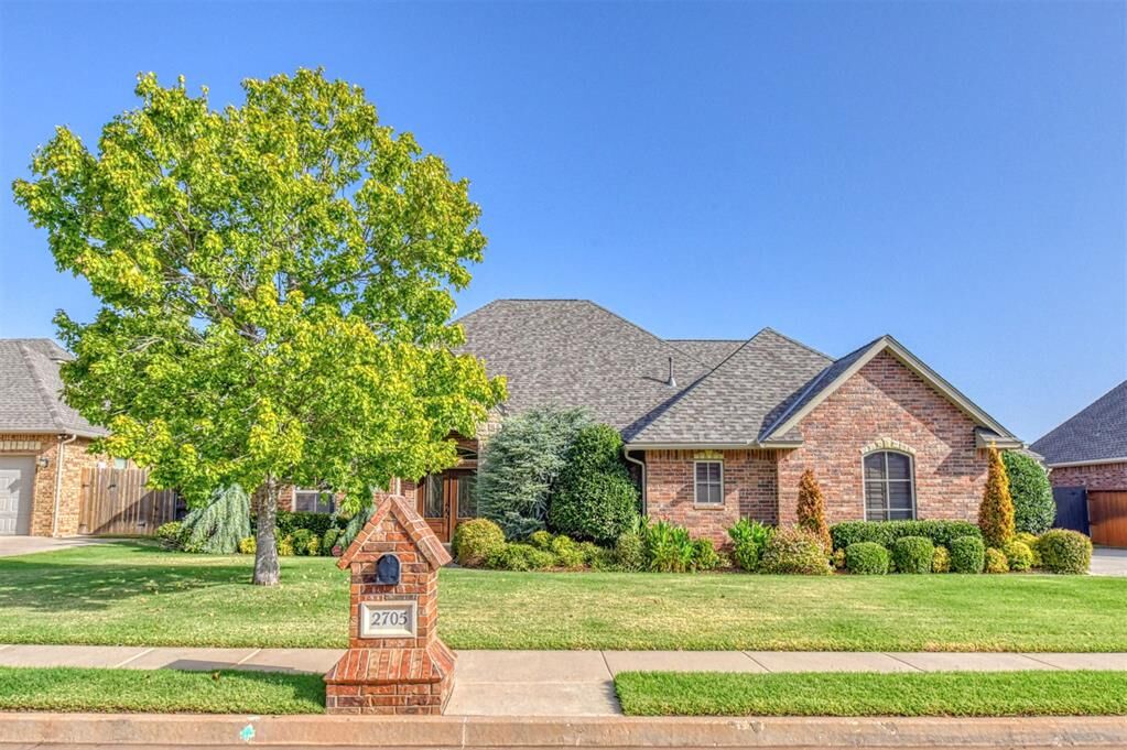 Property Photo:  2705 SW 137th Street  OK 73170 