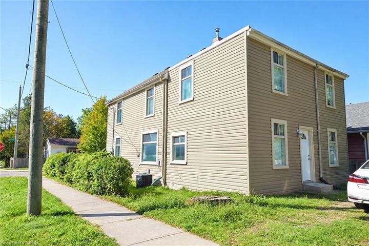 Property Photo:  235 Broadway Avenue  ON L8S 2W5 