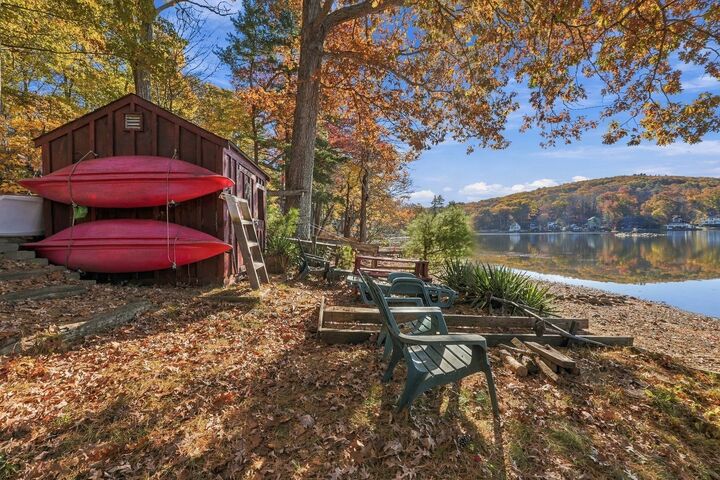 Property Photo:  19 Lakeview Dr  MA 01521 
