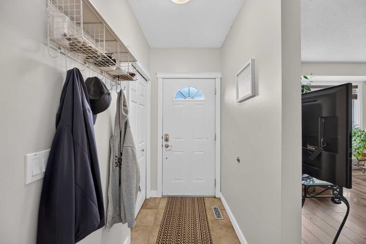 Property Photo:  1008 2 Street NE  AB T0M 1X0 