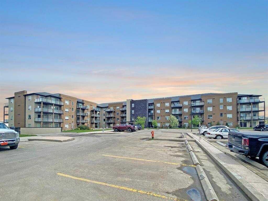 Property Photo:  9124 96 Avenue 418  AB T8X 0A1 