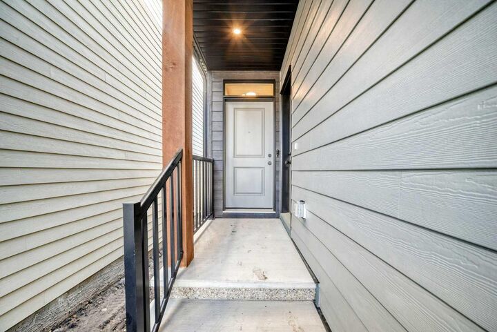 Property Photo:  1073 Sawgrass Link NW  AB T4B 5V2 