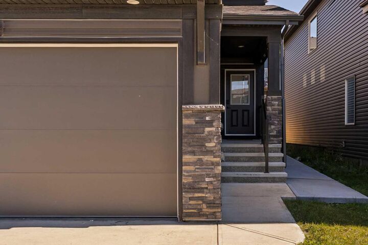 Property Photo:  312 Lucas Way NW  AB T3P 0R5 