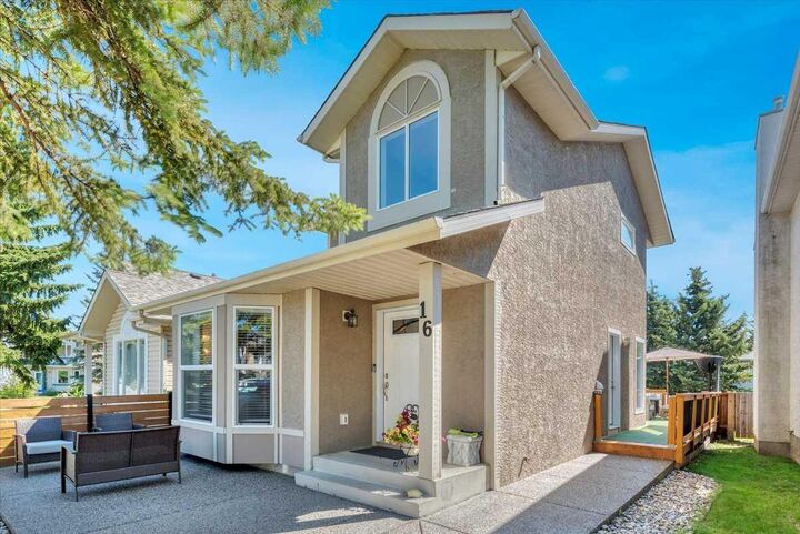 Property Photo:  16 Millrise Crescent SW  AB T2Y 2H6 