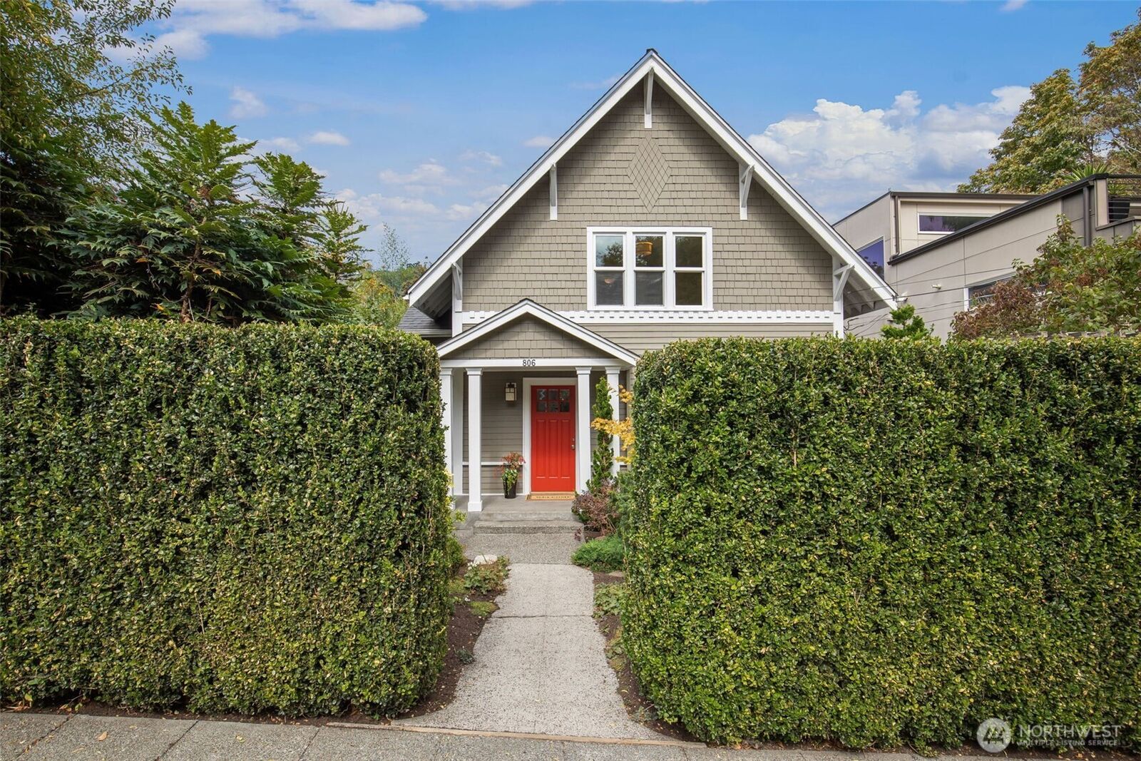 Property Photo:  806 W Fulton Street  WA 98119 