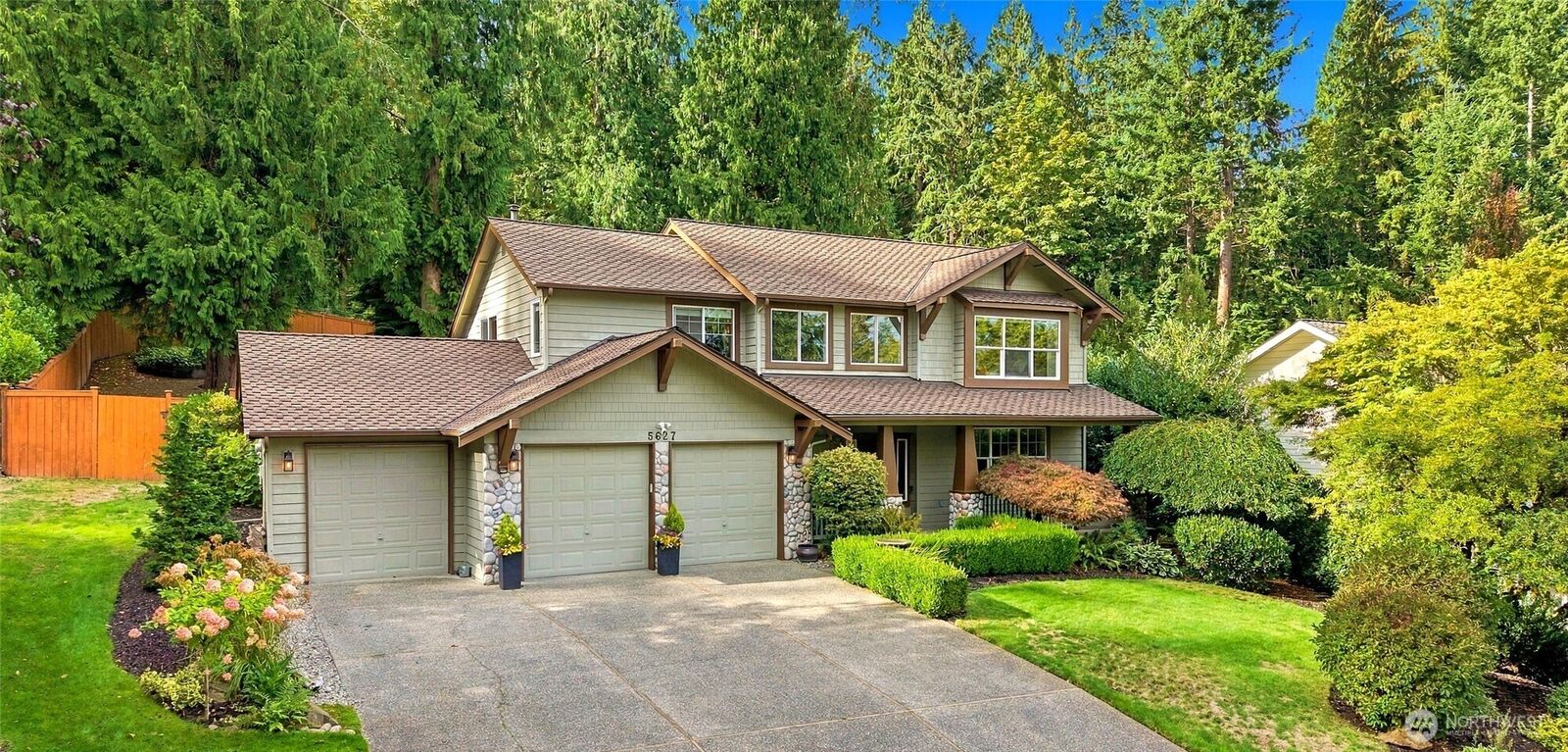 Property Photo: 5627 193rd Place SE WA 98027