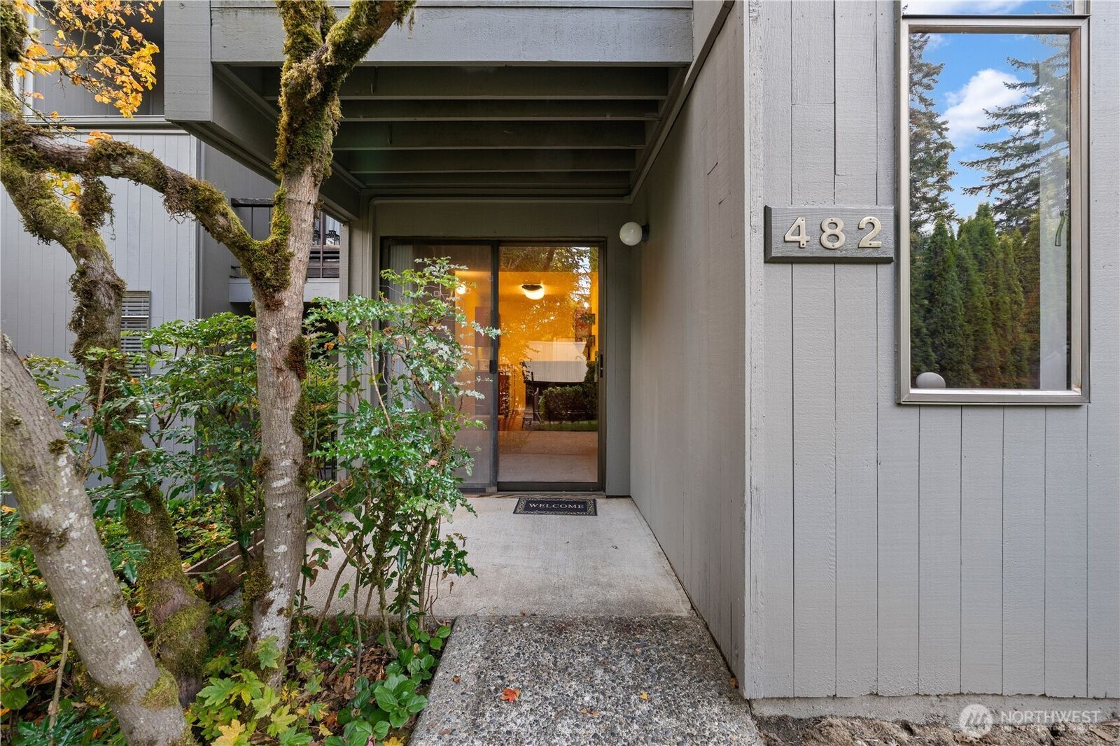 Property Photo:  6581  137th Place NE 482  WA 98052 
