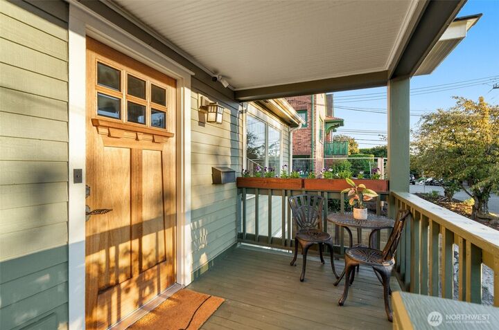 Property Photo: 3006 11th Avenue W WA 98119