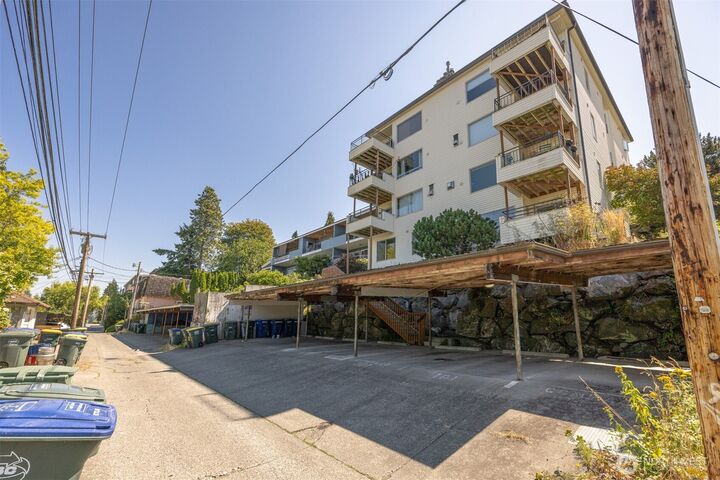 Property Photo:  919  High Street 101  WA 98225 