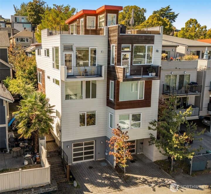 Property Photo: 104 -A 19th E WA 98112