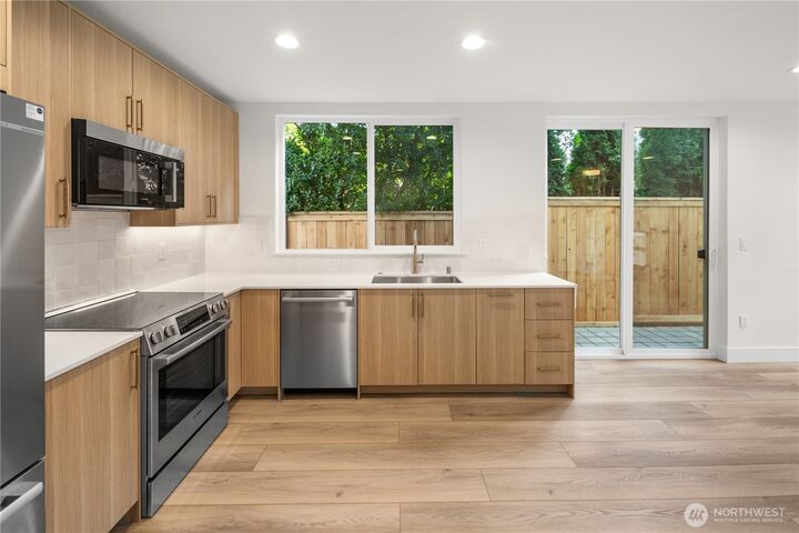 Property Photo: 615 18th Avenue E WA 98112
